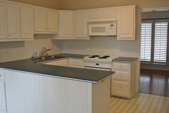 Building Photo - 103 Opal Ct