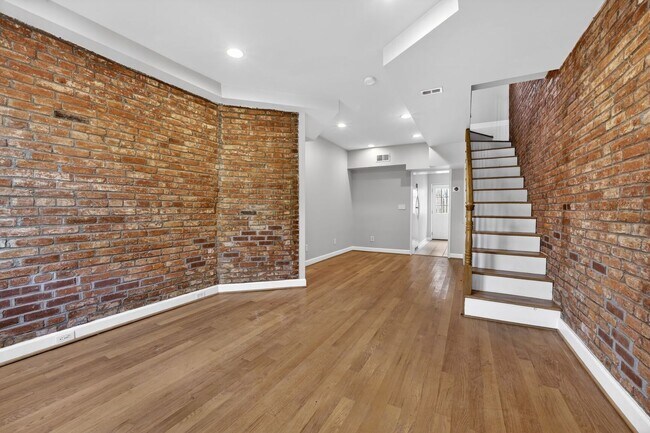 Foto del edificio - 1028 4th St NE