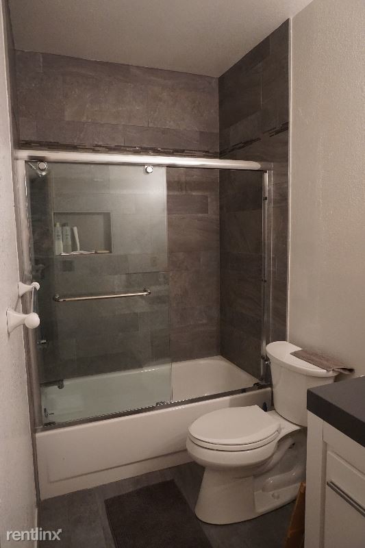 Foto del edificio - 3 br, 3 bath House - 7 Carpenter Court