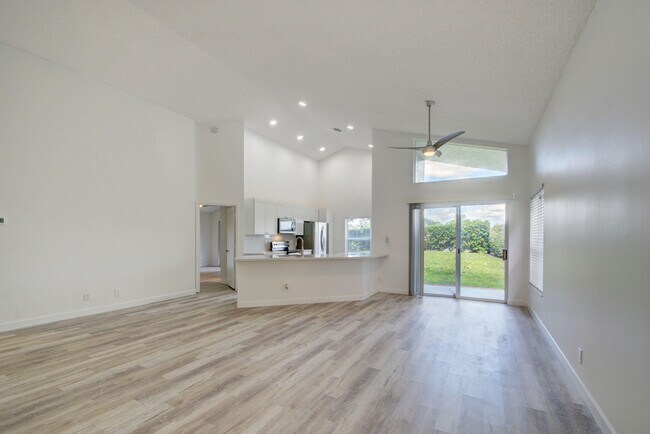 Foto del edificio - 7390 Ashley Shores Cir