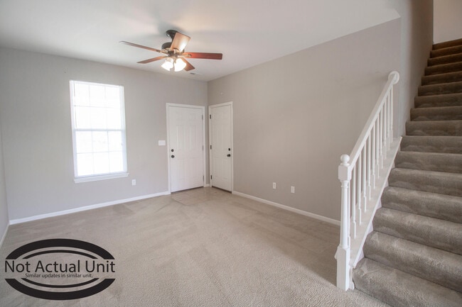 Building Photo - 5000 Derby Ridge Dr