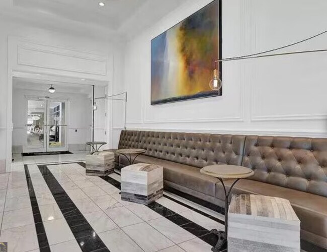 Foto del edificio - 325 E Paces Ferry Rd NE