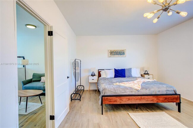 Foto del edificio - 855 SW 7th St