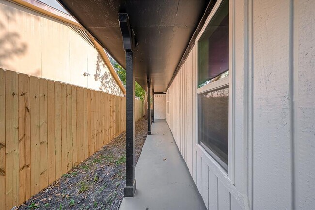 Foto del edificio - 7719 Dawnridge Dr