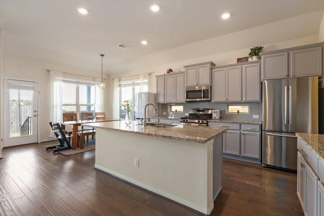 Foto del edificio - 4027 Flowstone Ln