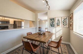 Building Photo - Crescent Oaks