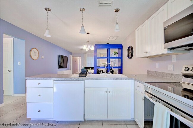 Foto del edificio - 4706 Mercado Dr