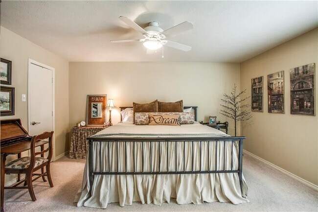 Foto del edificio - 10526 Ravenscroft Dr