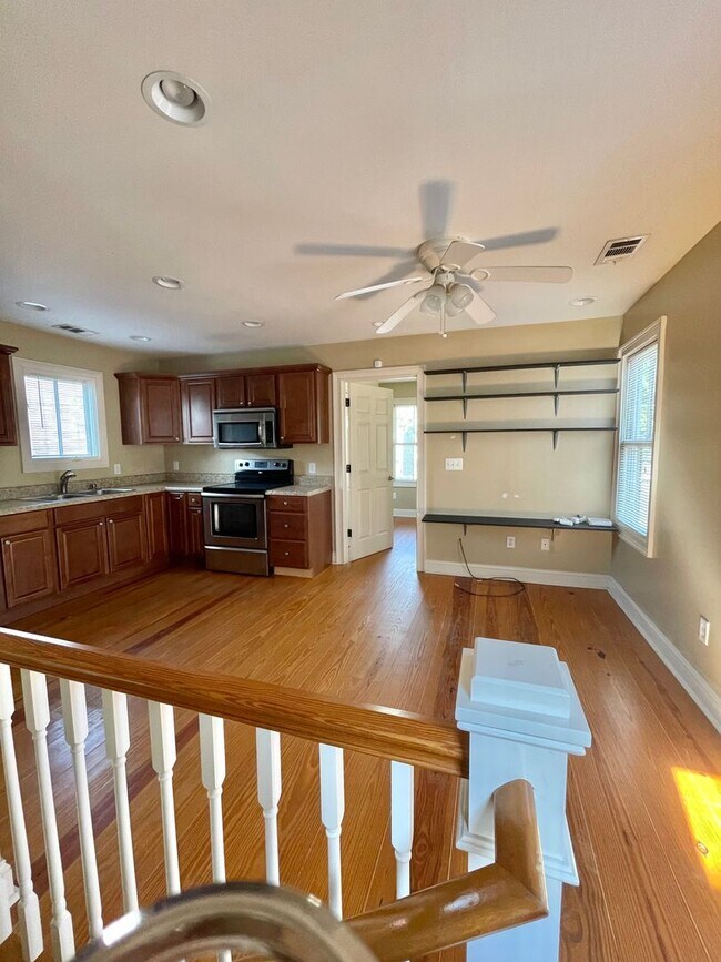 Foto del edificio - 1 Bedroom / 1 Bathroom Apartment – Walk to Forsyth Park