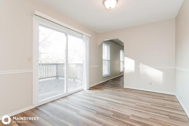 Building Photo - 345 Beaver Lake Dr, St Charles, MO 63303