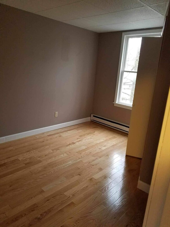 94 1st St Unit One bedroom, Lowell, MA 01850 - Condo for Rent in Lowell ...