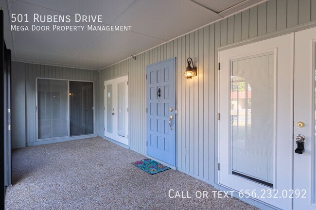 Foto del edificio - 501 Rubens Dr