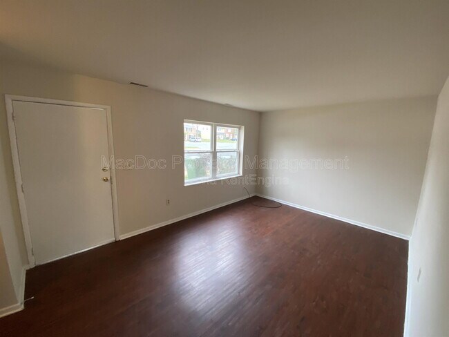 Foto del edificio - 928 Bellows Ave