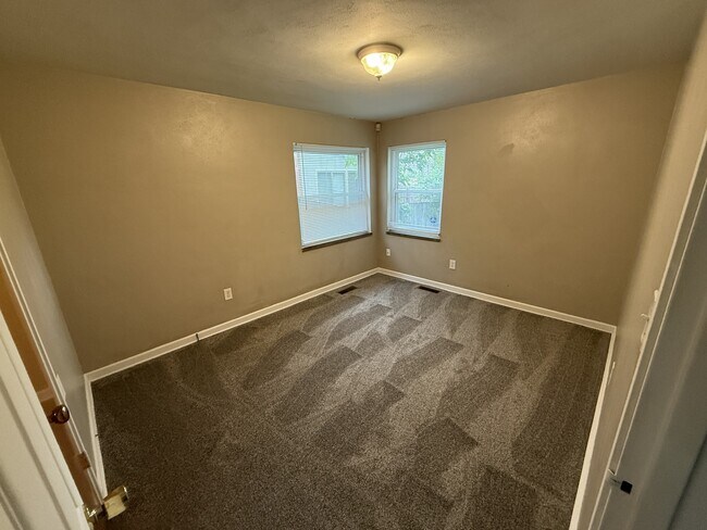 Building Photo - 4520 Rosemary Ave.