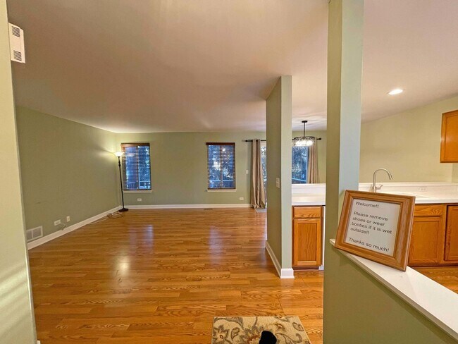 Foto del edificio - 2043 Orchard Ln