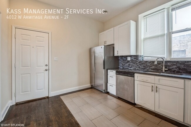 Building Photo - 4012 W Armitage Ave