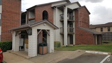 Building Photo - 218 N Texas Blvd