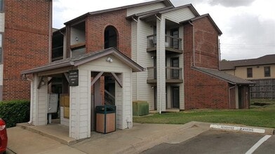 Building Photo - 218 N Texas Blvd