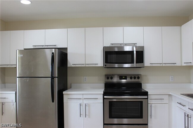 Foto del edificio - 7768 Jewel Ln