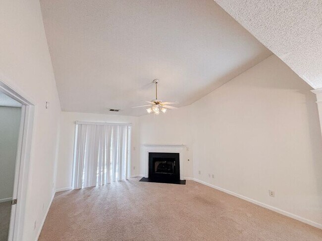 Foto del edificio - 227 Hardee Ave