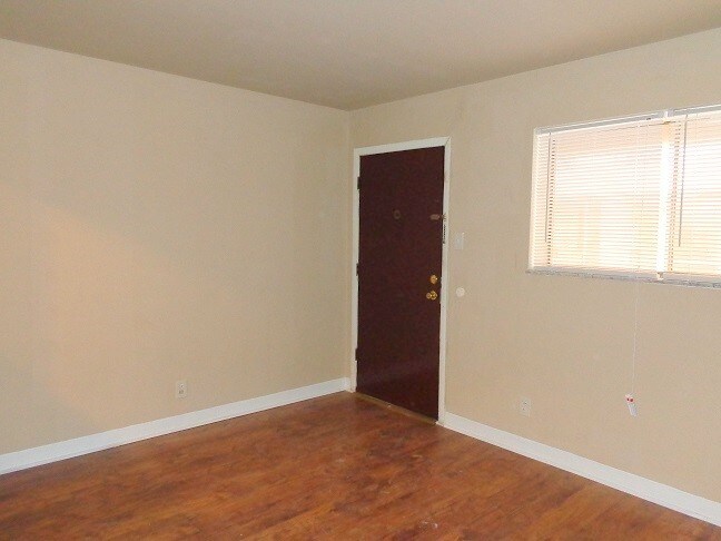 Foto del edificio - 4409 Chippewa St