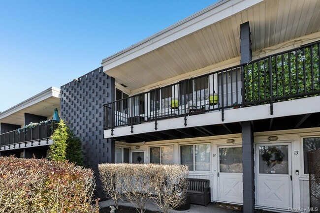 Building Photo - 4 Wyndover Woods Ln