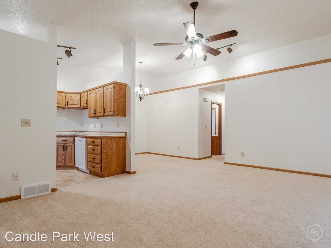 Foto principal - 1744 35th St S