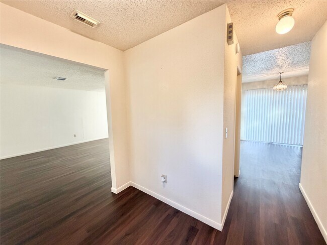 Foto del edificio - 17210 Colony Creek Dr