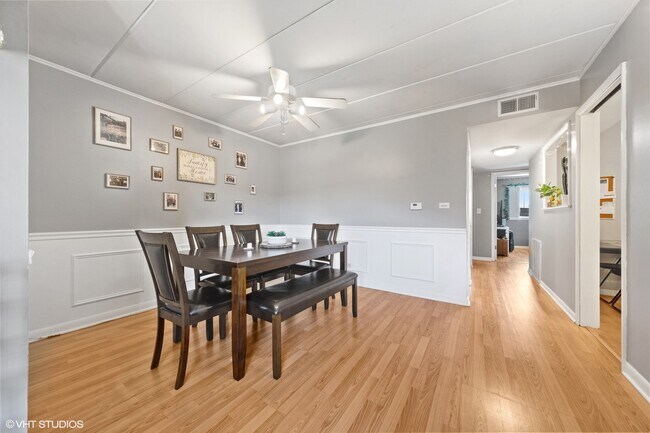 Foto del edificio - 9606 W Higgins Rd