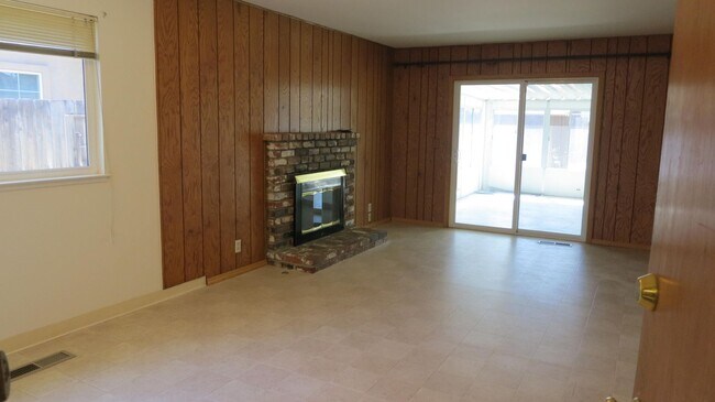 Building Photo - Single Level Concord Rancher