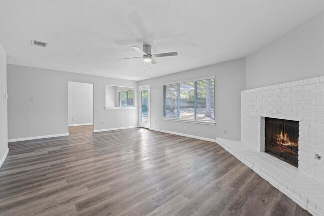 Foto del edificio - 3930 Leafield Dr