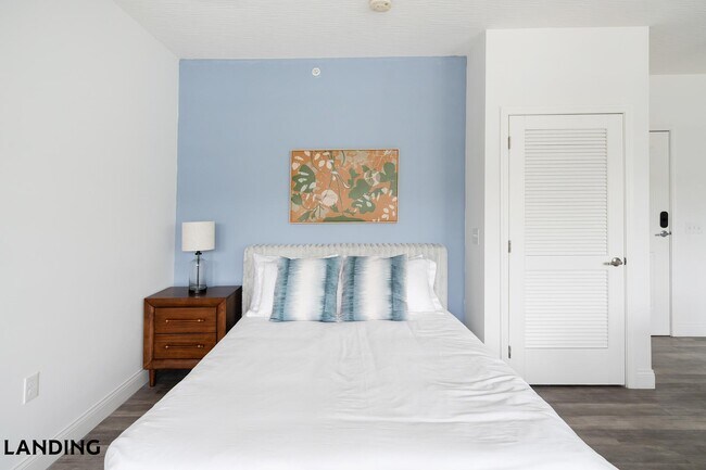 Foto del edificio - 210 W 5th Ave