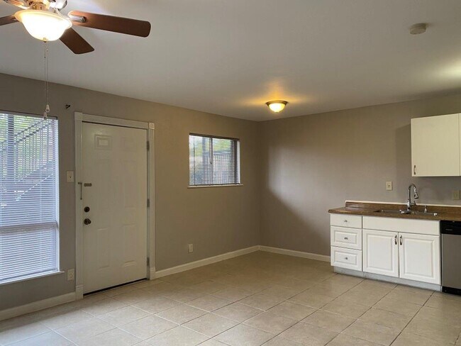 Foto del edificio - 1529 Wirt Rd