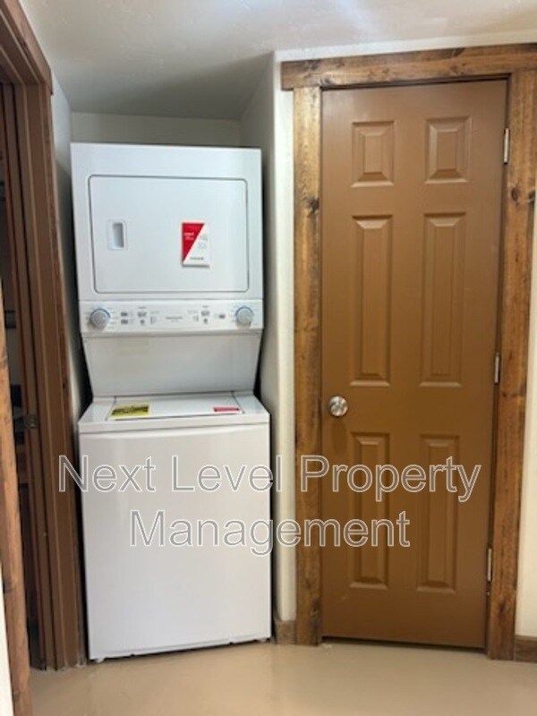 Foto del edificio - 302 Batavia Ln