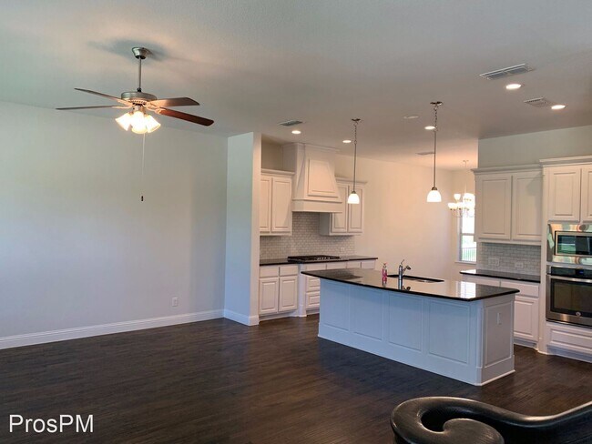 Building Photo - 3 br, 2.5 bath House - 2420 Holland Grove
