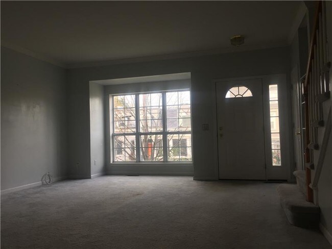 Building Photo - 359 Verplanck Ave