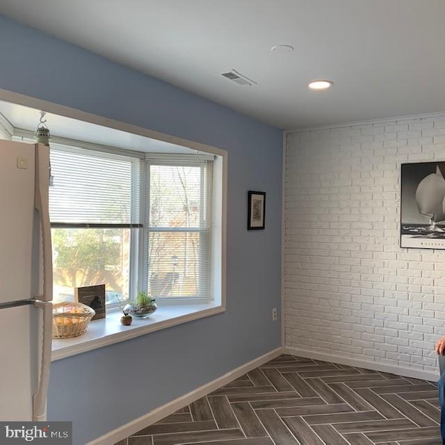 Foto del edificio - 8127 Larkin Ln