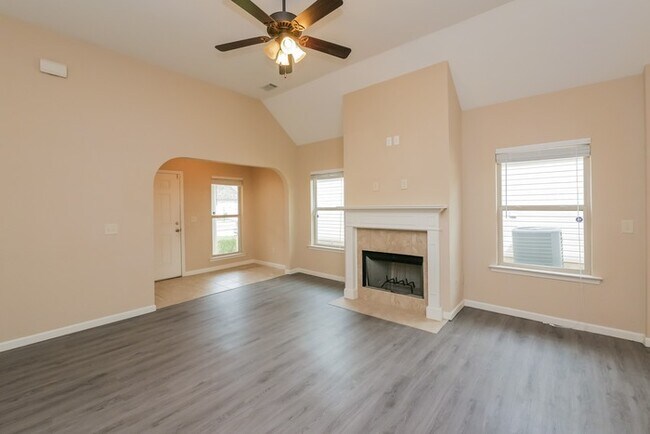 Foto del edificio - 6538 Ridgeview Ln