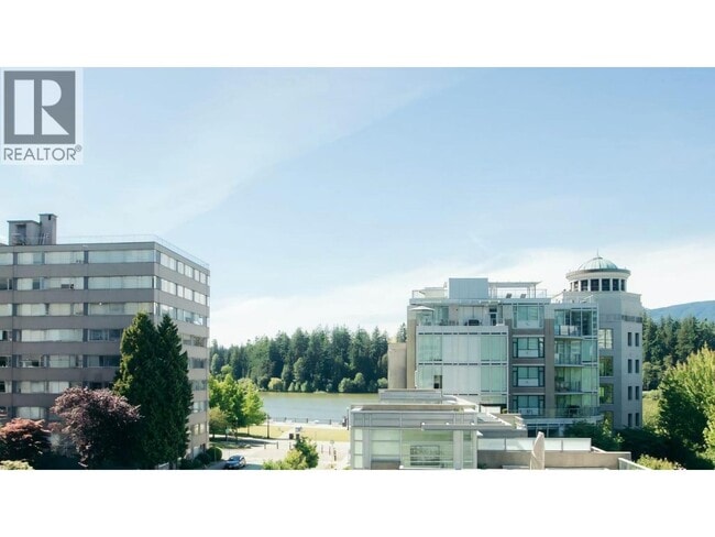 Photo du bâtiment - 1925 Alberni St