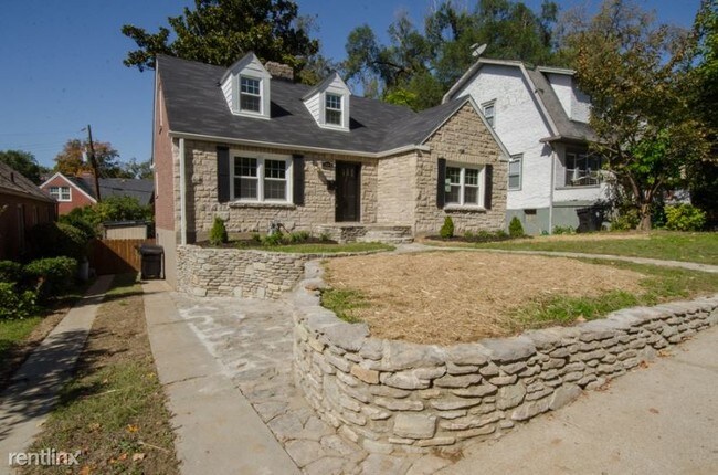 Building Photo - 4 br, 2 bath House - 1849 Yale Dr