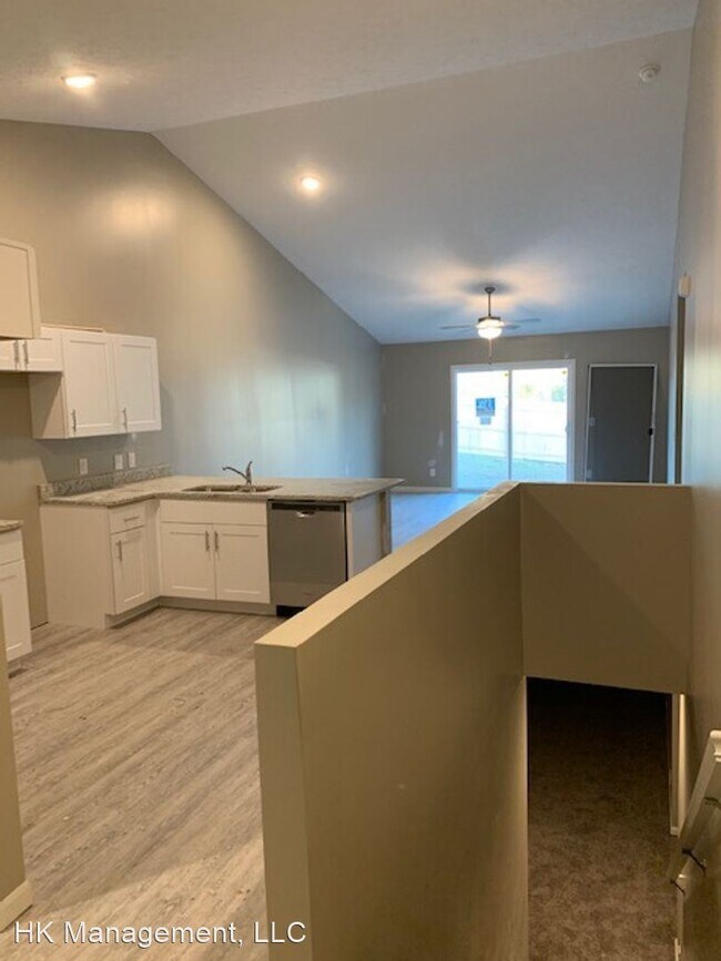 Building Photo - 4 br, 4 bath House - 1071 N 170th Ave