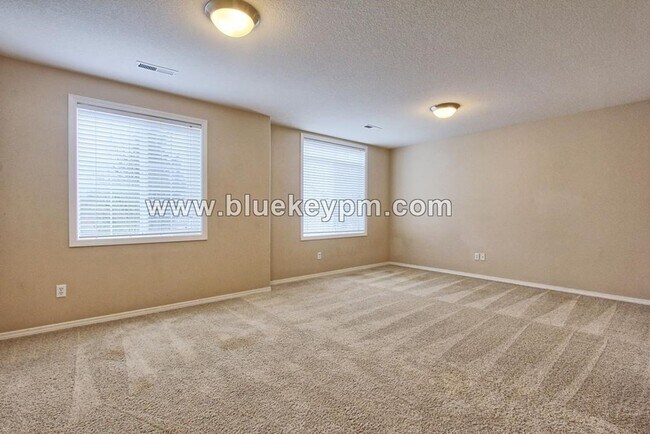 Foto del edificio - 4 Bed, 2.5 Bath Home Off  SE Eaton Blvd  and  Weaver Creek in Battle Ground