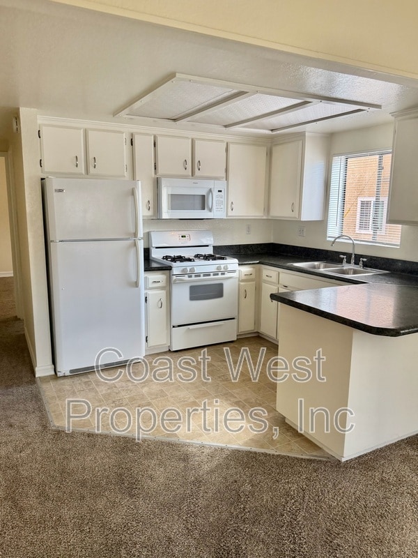 Building Photo - 4695 Bancroft St