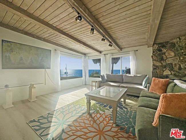 Foto del edificio - 111 Waterview St