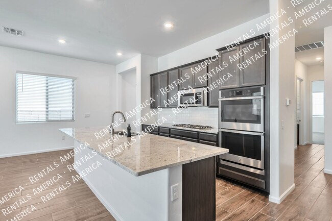 Foto del edificio - 10858 W Yates Ln