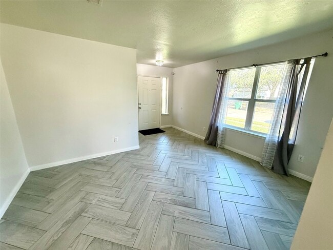 Building Photo - 10811 Tallow Briar Ln