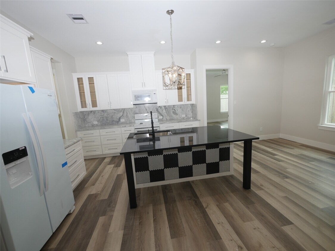 Foto principal - 7350 Cayton St