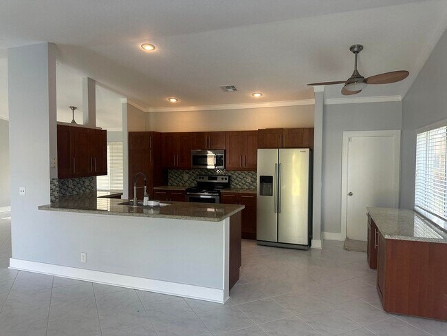 Building Photo - 5810 NW 37th Ave
