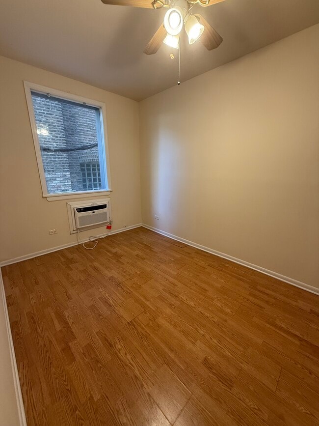 Building Photo - 150 N Dearborn St