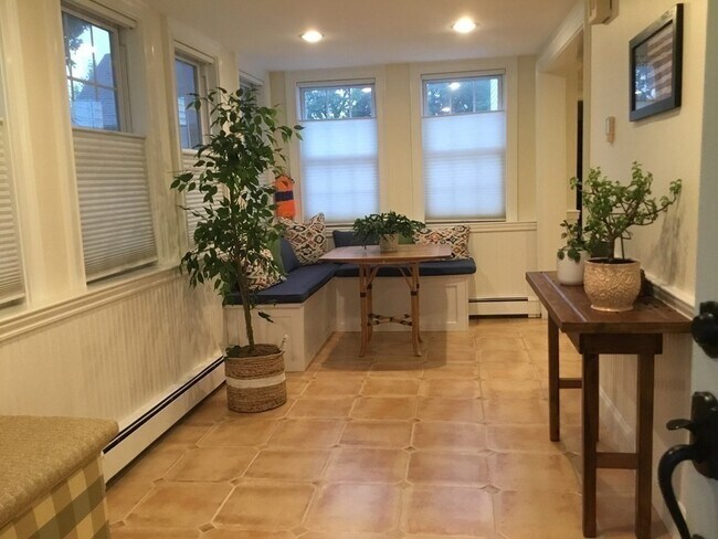 Building Photo - 98 North St